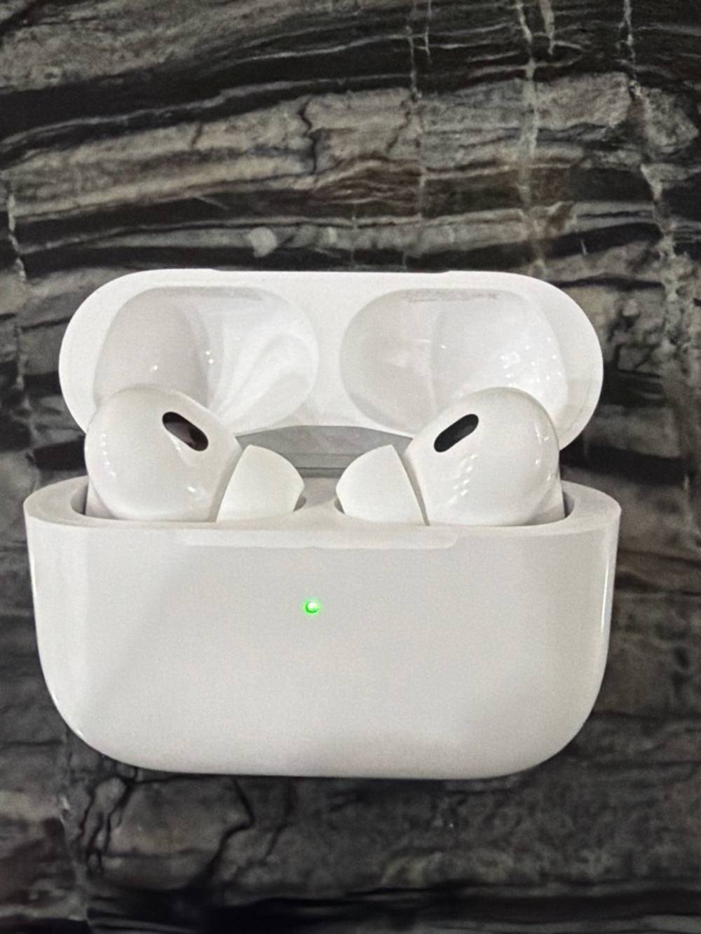 Apple AirPods Pro Wireless Earbuds in White with Charging Case